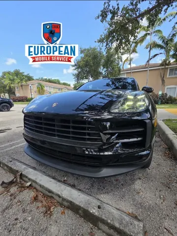 Porsche Macan S: Oil service