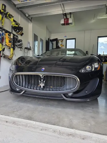 Maserati GranTurismo: Oil service